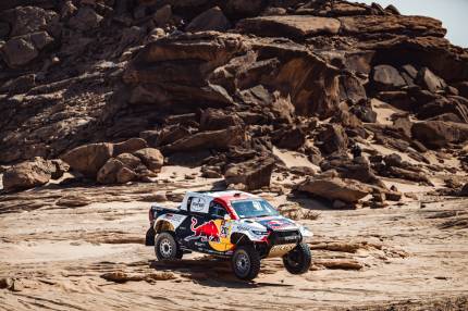 Toyota GR DKR Hilux w drodze po zwycięstwo w Rajdzie Dakar 2022!